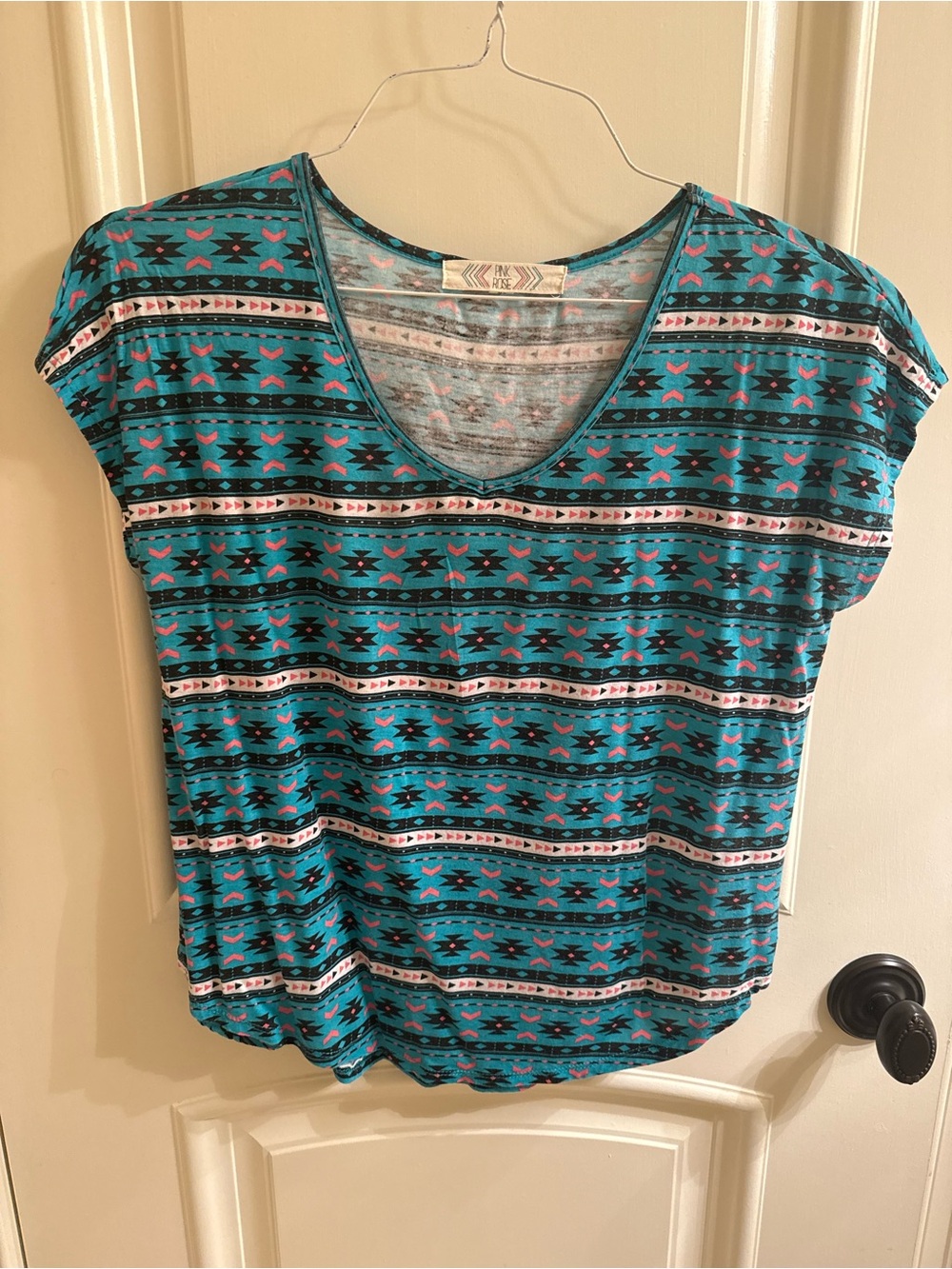 Patterned Soft Pink Rose Blue patterned scoop V neck Tee